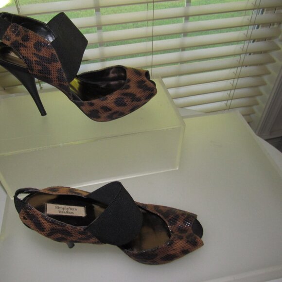 Simply Vera Vera Wang Debbie Leopard Print Peep-Toe Elastic Band Stiletto Heels - Picture 4 of 8